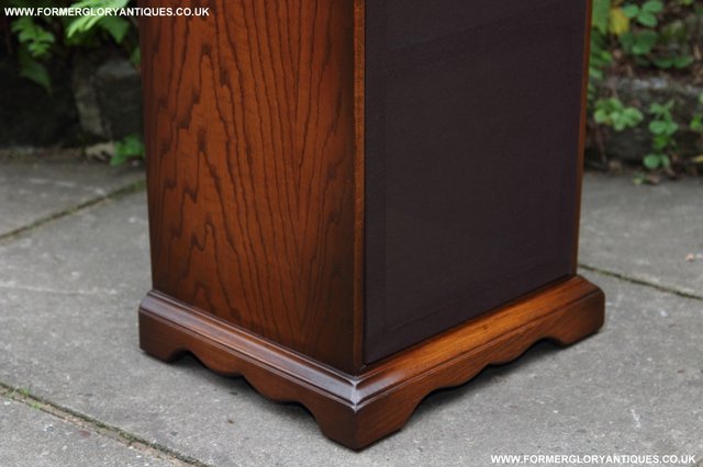 Image 34 of OLD CHARM JAYCEE STYLE OAK HI-FI TV CABINET STAND TABLE