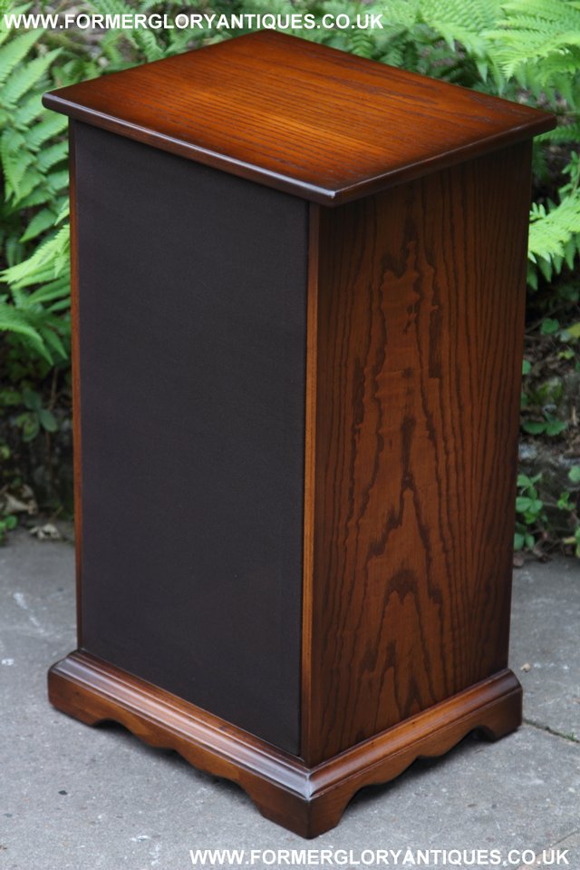 Image 41 of OLD CHARM JAYCEE STYLE OAK HI-FI TV CABINET STAND TABLE