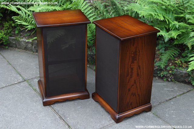 Image 44 of OLD CHARM JAYCEE STYLE OAK HI-FI TV CABINET STAND TABLE