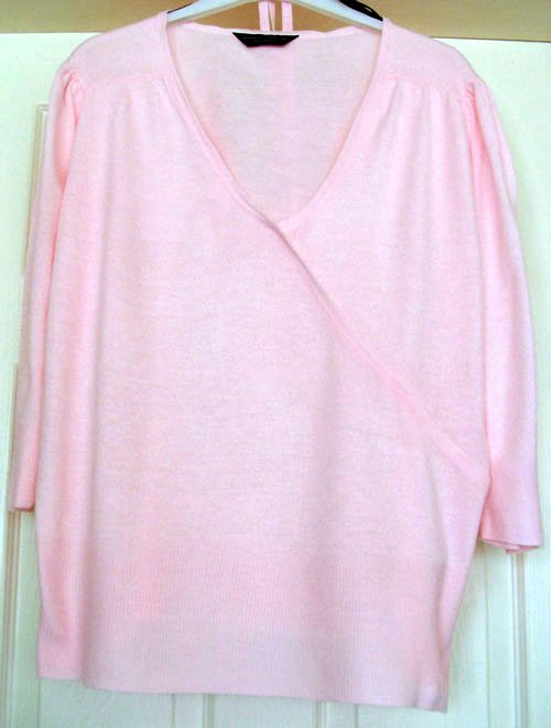 Preview of the first image of BNWT DOROTHY PERKINS PINK JUMPER WITH BELT SZ 22 B13.