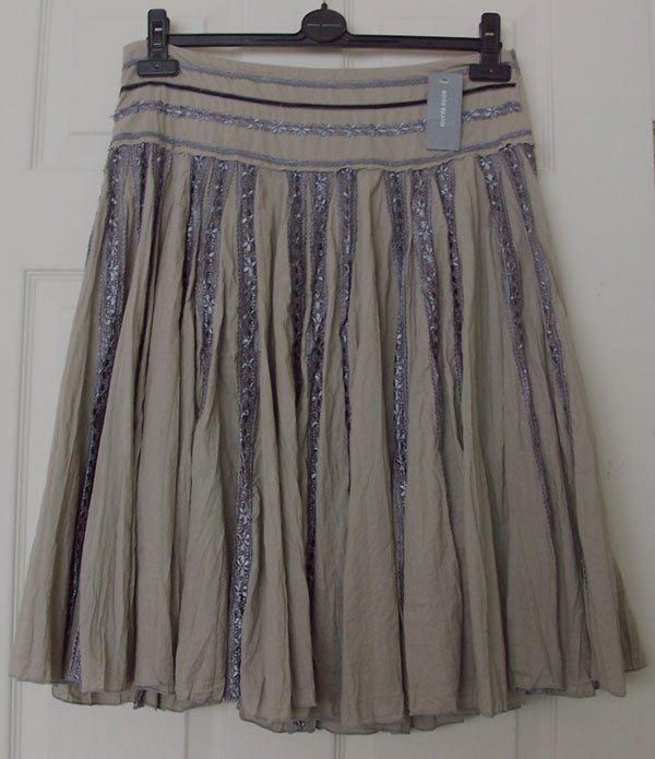 Preview of the first image of BNWT GORGEOUS LADIES SKIRT BY RIVER ISLAND - SZ 12.