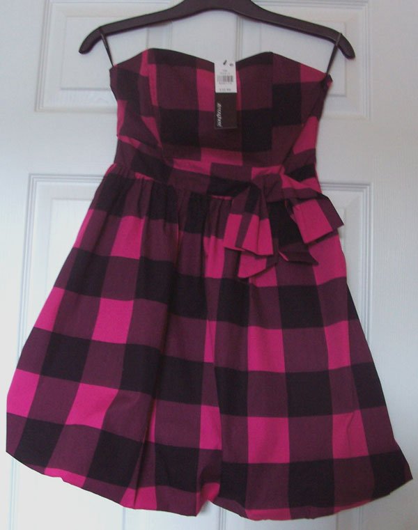 Preview of the first image of BNWT PINK & BLACK STRAPLESS PARTY DRESS - SZ 10.  B25.