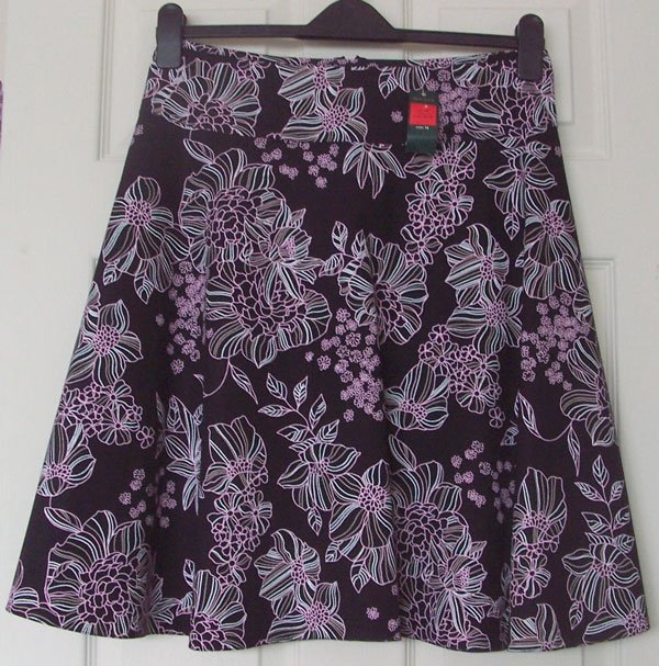 Preview of the first image of BNWT LADIES BLACK & PINK FLOWERED SKIRT SZ 18 (B3).