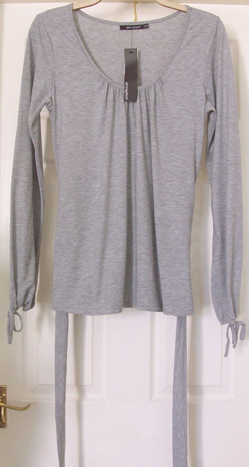 Preview of the first image of BNWT LIGHT GREY LONG SLEEVE TOP WITH TIE DETAIL - SZ 16.