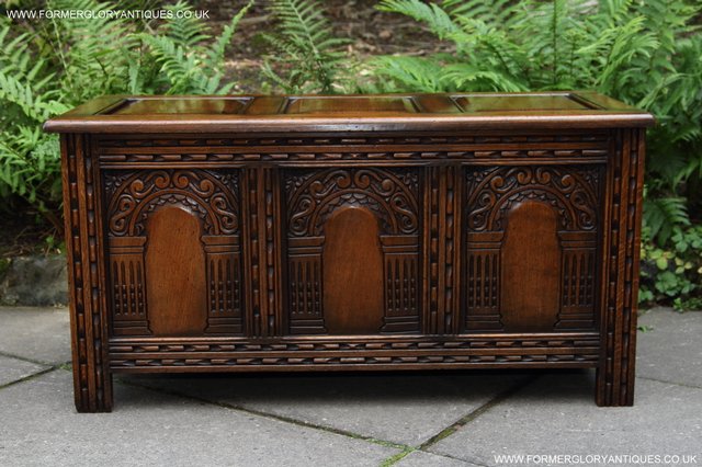 Image 2 of A TITCHMARSH GOODWIN STYLE OAK BLANKET CHEST LOG BOX COFFER