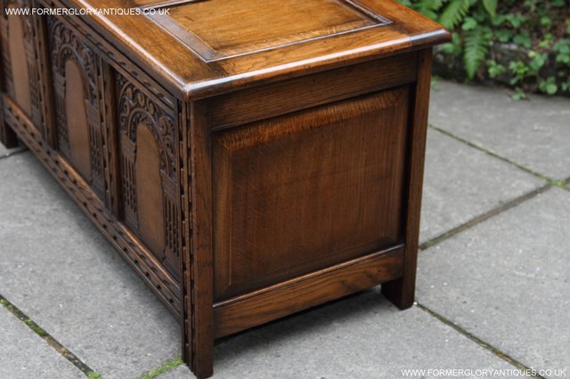 Image 13 of A TITCHMARSH GOODWIN STYLE OAK BLANKET CHEST LOG BOX COFFER