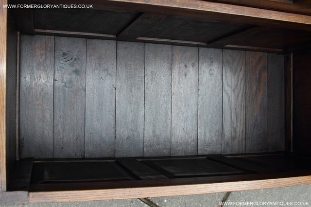 Image 19 of A TITCHMARSH GOODWIN STYLE OAK BLANKET CHEST LOG BOX COFFER
