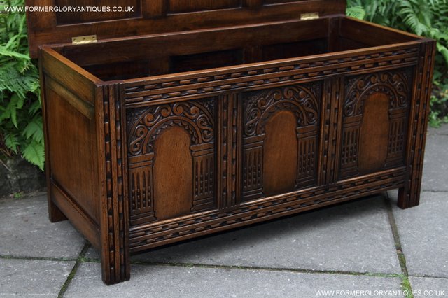 Image 20 of A TITCHMARSH GOODWIN STYLE OAK BLANKET CHEST LOG BOX COFFER