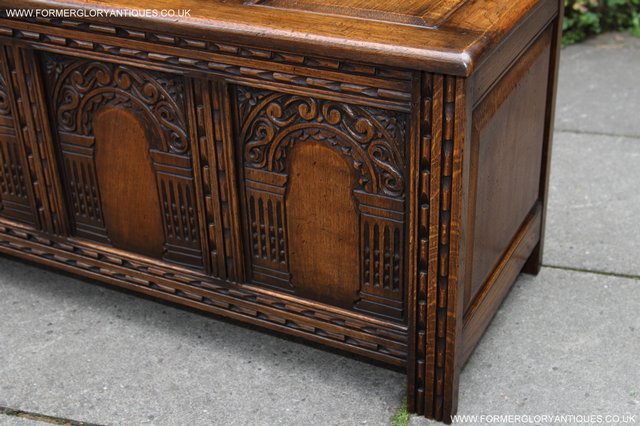 Image 22 of A TITCHMARSH GOODWIN STYLE OAK BLANKET CHEST LOG BOX COFFER
