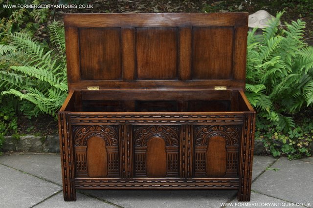 Image 27 of A TITCHMARSH GOODWIN STYLE OAK BLANKET CHEST LOG BOX COFFER