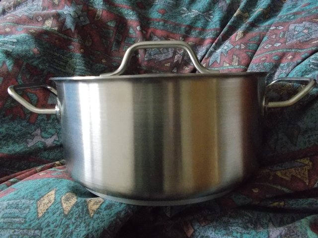 Image 3 of NEW VOGUE10 INCH STAINLESS STEEL PAN AND LID