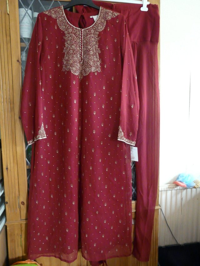 Preview of the first image of BURGUNDY CREPE INDIAN PAJAMI GOLD EMBROIDERY UK14 **BNWT**.
