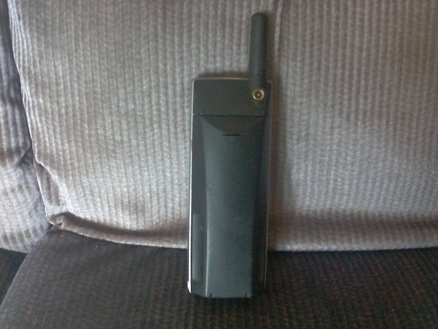 Image 2 of Classic Erissson mobile phone and charger