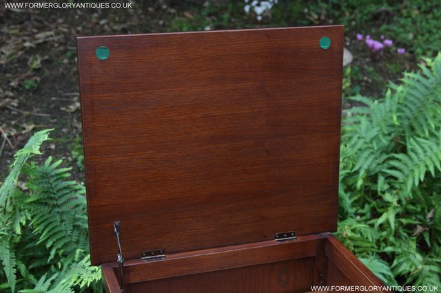 Image 17 of OLD CHARM OAK TV HI FI CABINET CUPBOARD TABLE STAND BOOKCASE