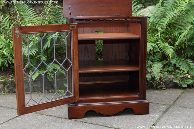 Image 39 of OLD CHARM OAK TV HI FI CABINET CUPBOARD TABLE STAND BOOKCASE