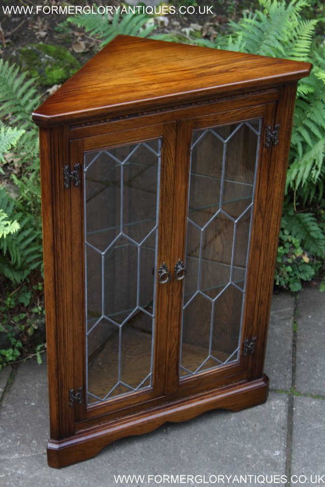 Image 24 of OLD CHARM STYLE OAK CORNER DISPLAY CABINET LAMP PHONE TABLE