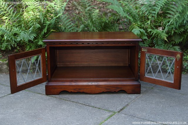 Image 44 of OLD CHARM OAK TV DVD VIDEO HI-FI CD CABINET TABLE STAND