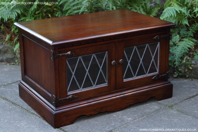 Image 46 of OLD CHARM OAK TV DVD VIDEO HI-FI CD CABINET TABLE STAND
