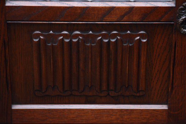Image 11 of OLD CHARM TUDOR OAK CORNER TV CABINET HI-FI STAND TABLE