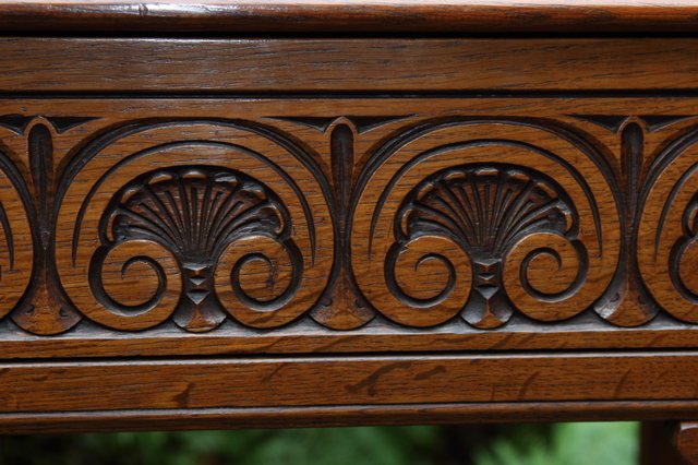 Image 24 of TITCHMARSH GOODWIN STYLE OAK HALL LAMP PHONE TABLE SIDEBOARD