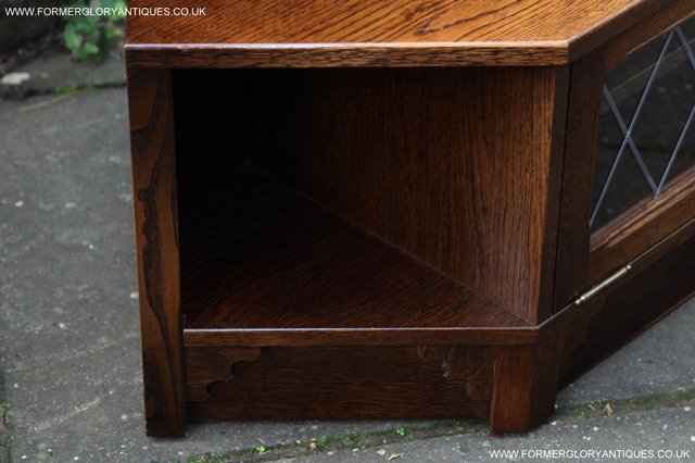 Image 4 of OLD MILL CHARM OAK CORNER TV CABINET BOOKCASE TABLE STAND