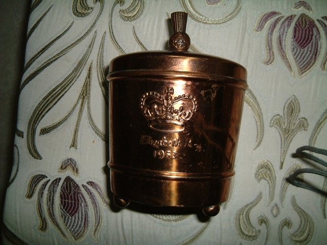 Preview of the first image of tea caddy/canister, vintage.