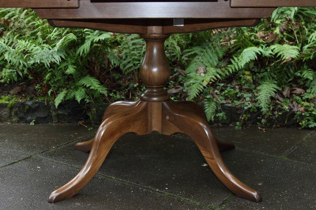 Image 3 of ERCOL GOLDEN DAWN ELM CHESTER EXTENDING KITCHEN DINING TABLE