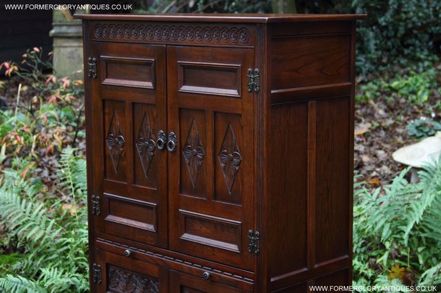 Image 9 of OLD CHARM TUDOR BROWN DRINKS COCKTAIL WINE DISPLAY CABINET