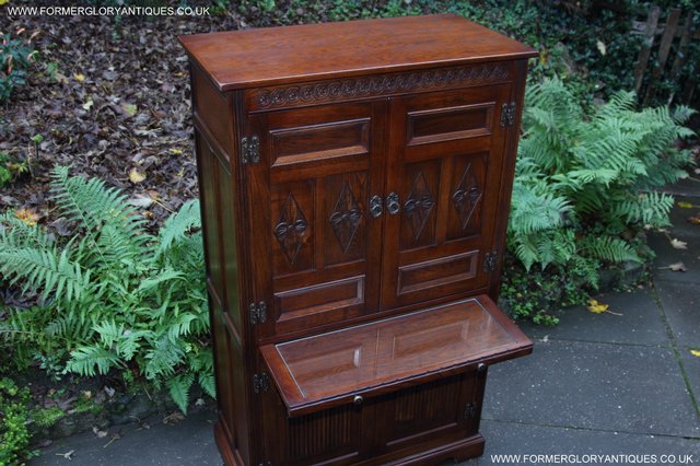 Image 43 of OLD CHARM TUDOR BROWN DRINKS COCKTAIL WINE DISPLAY CABINET