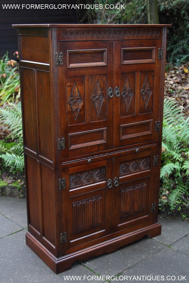 Image 47 of OLD CHARM TUDOR BROWN DRINKS COCKTAIL WINE DISPLAY CABINET
