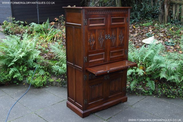 Image 59 of OLD CHARM TUDOR BROWN DRINKS COCKTAIL WINE DISPLAY CABINET