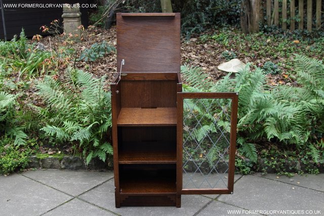 Image 7 of OLD MILL OLD CHARM OAK HI FI TV MUSIC CABINET CUPBOARD TABLE