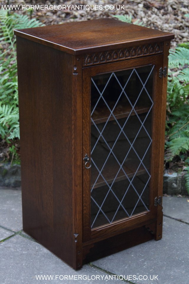 Image 9 of OLD MILL OLD CHARM OAK HI FI TV MUSIC CABINET CUPBOARD TABLE
