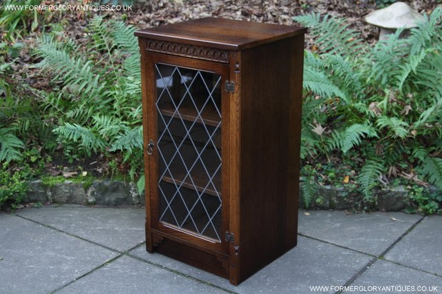 Image 26 of OLD MILL OLD CHARM OAK HI FI TV MUSIC CABINET CUPBOARD TABLE