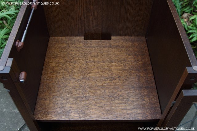 Image 31 of OLD MILL OLD CHARM OAK HI FI TV MUSIC CABINET CUPBOARD TABLE
