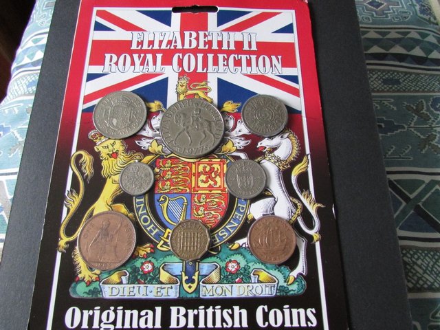 Preview of the first image of ELIZABETH II ROYAL COLLECTION..
