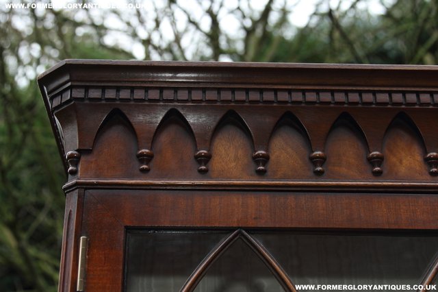 Image 4 of BEVAN FUNNELL MAHOGANY DISPLAY DRINKS CABINET SIDEBOARD