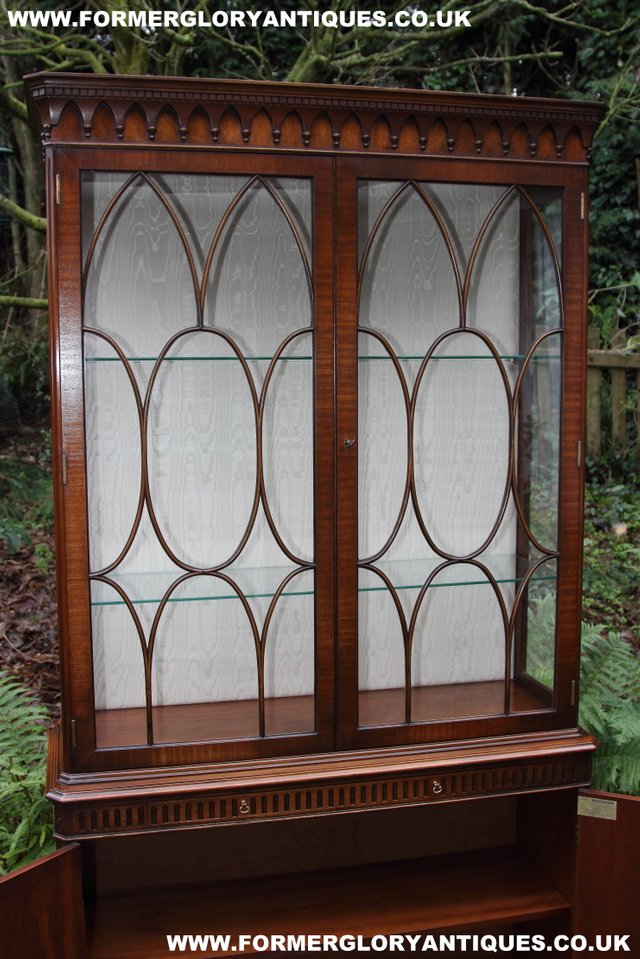 Image 9 of BEVAN FUNNELL MAHOGANY DISPLAY DRINKS CABINET SIDEBOARD