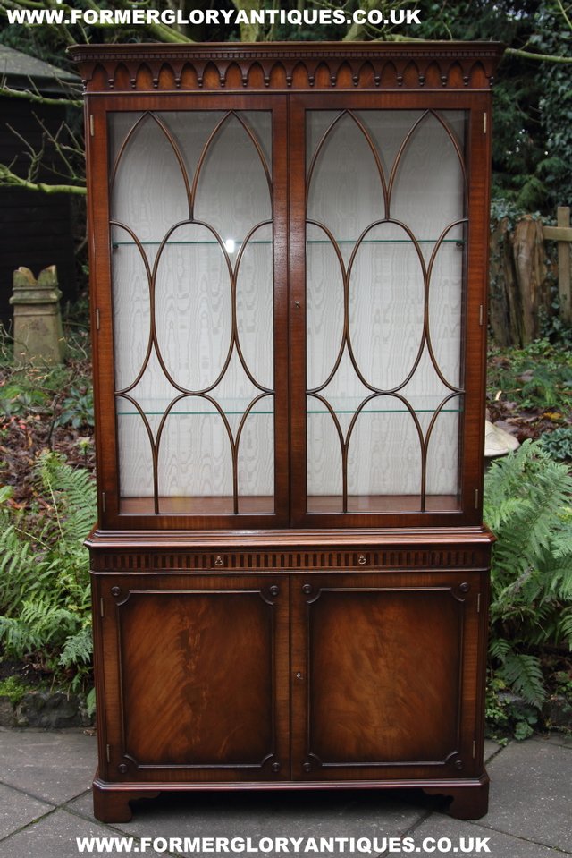 Image 11 of BEVAN FUNNELL MAHOGANY DISPLAY DRINKS CABINET SIDEBOARD