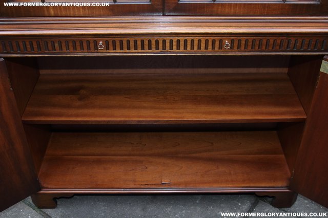Image 15 of BEVAN FUNNELL MAHOGANY DISPLAY DRINKS CABINET SIDEBOARD