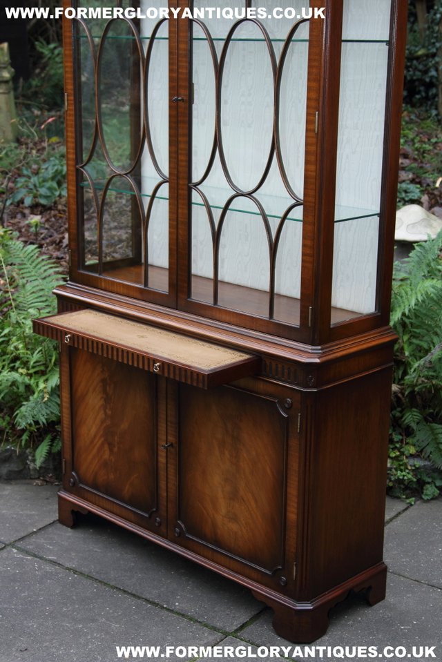 Image 21 of BEVAN FUNNELL MAHOGANY DISPLAY DRINKS CABINET SIDEBOARD