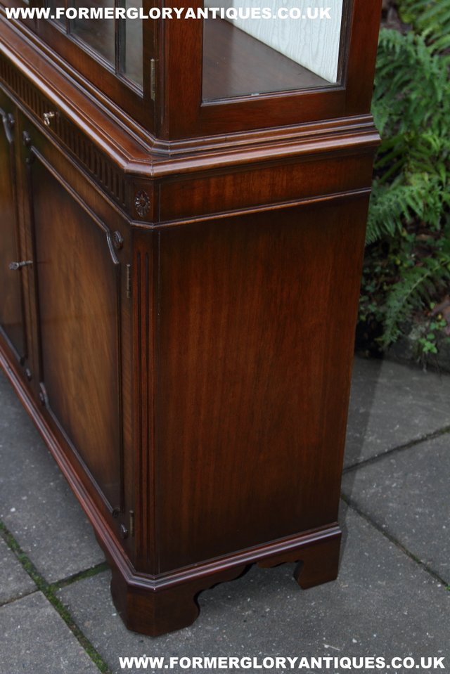 Image 36 of BEVAN FUNNELL MAHOGANY DISPLAY DRINKS CABINET SIDEBOARD