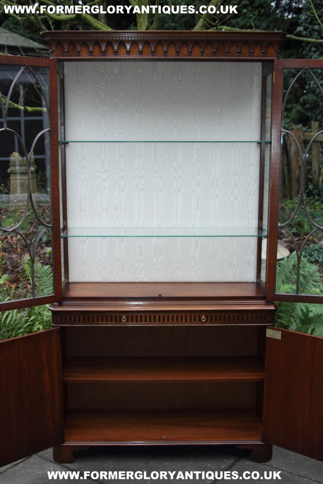 Image 43 of BEVAN FUNNELL MAHOGANY DISPLAY DRINKS CABINET SIDEBOARD