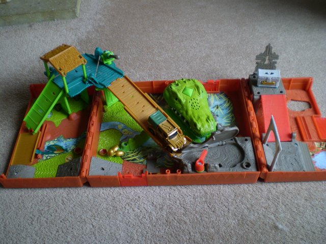 Preview of the first image of Matchbox Crocodile set.