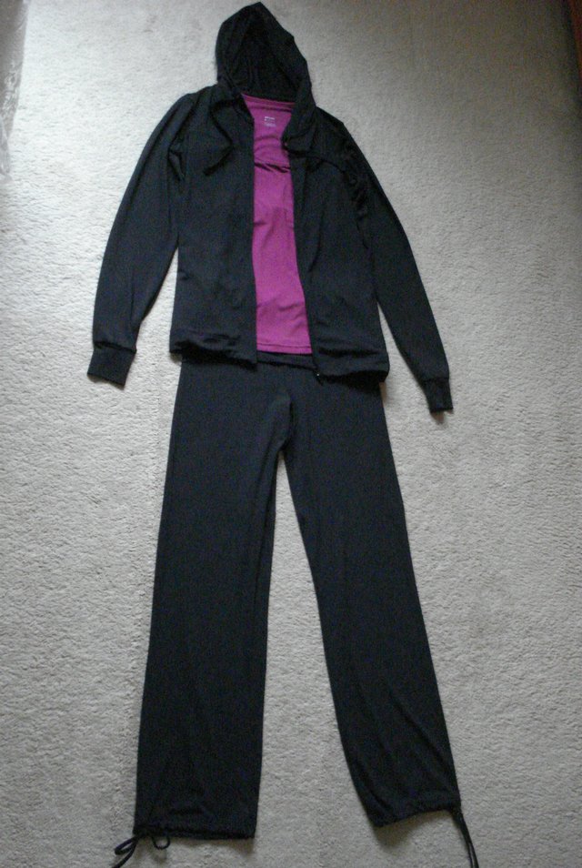 Preview of the first image of NEW JOHN LEWIS FITNESS/YOGA/PILATES JACKET/TOP/TROUSERS.