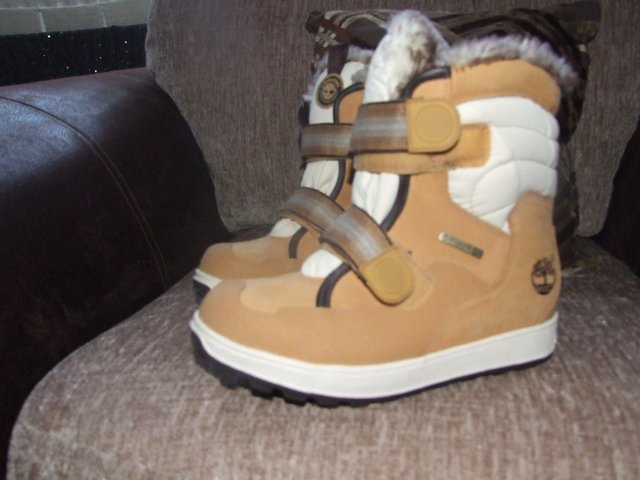 Image 2 of New Timberland Womens Snow Boots