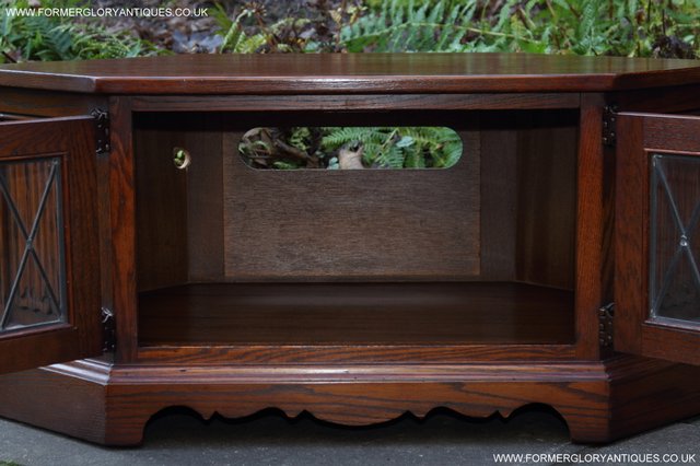 Image 6 of OLD CHARM OAK CORNER TV CABINET STAND TABLE CUPBOARD