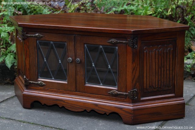 Image 24 of OLD CHARM OAK CORNER TV CABINET STAND TABLE CUPBOARD