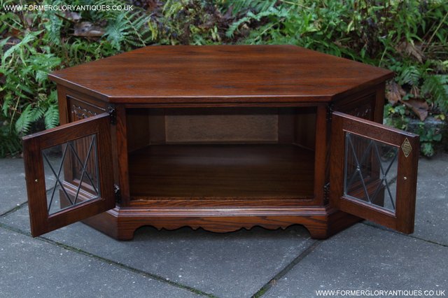 Image 25 of OLD CHARM OAK CORNER TV CABINET STAND TABLE CUPBOARD
