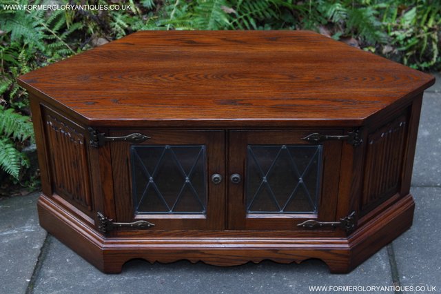 Image 34 of OLD CHARM OAK CORNER TV CABINET STAND TABLE CUPBOARD